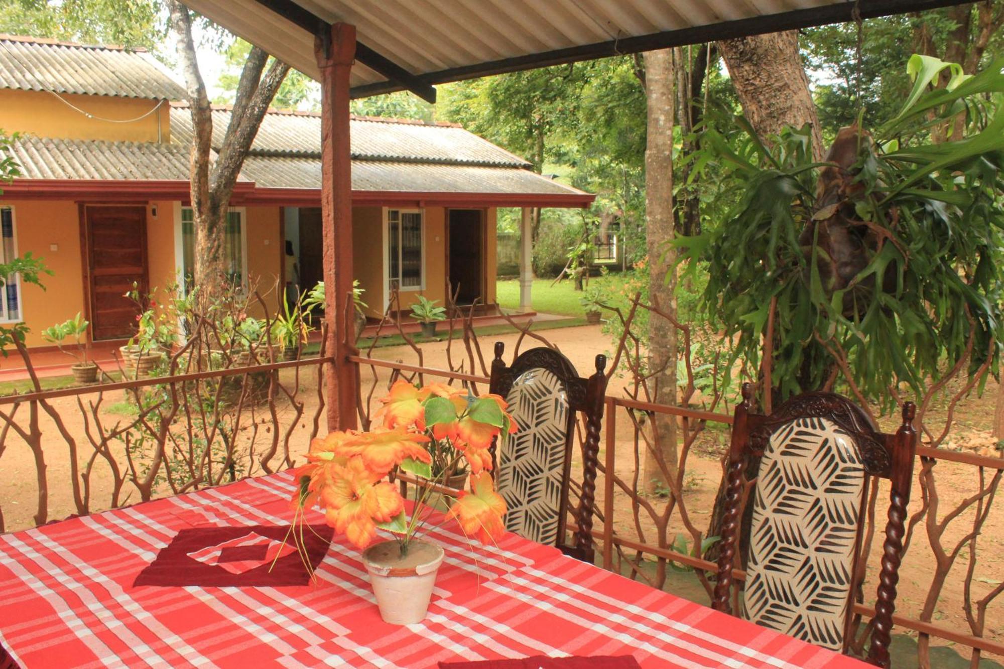 Gimhani Guest House Хабарана Экстерьер фото